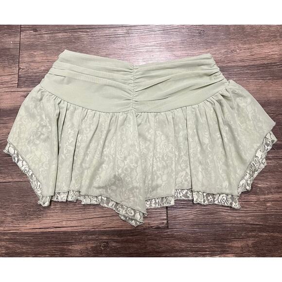 NWT Edikted Sage Green Asymmetric Lace Mesh Ruffle Mini Skort Y2K Coquette Small - Picture 5 of 11